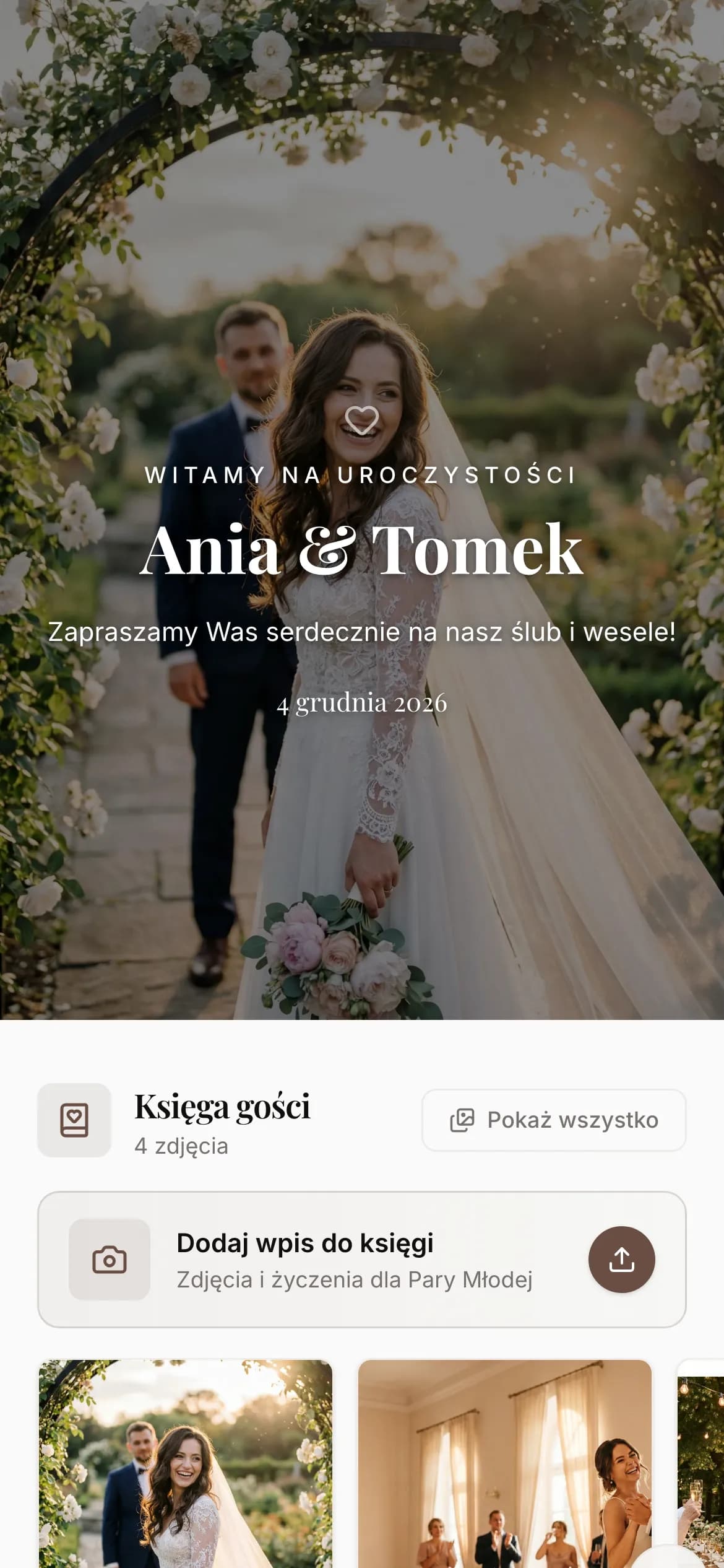 Pierwszy ekran strony: zdjęcie pary na całą szerokość, na nim imiona Ania i Tomek oraz data wesela.